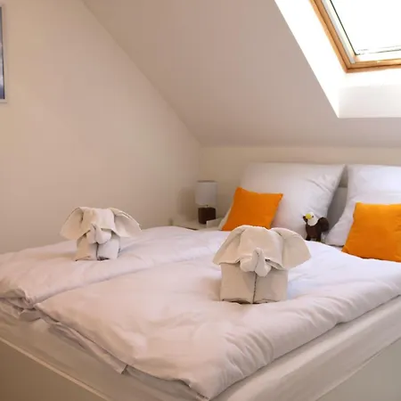 Rezeda Vendeghaz Apartmán *