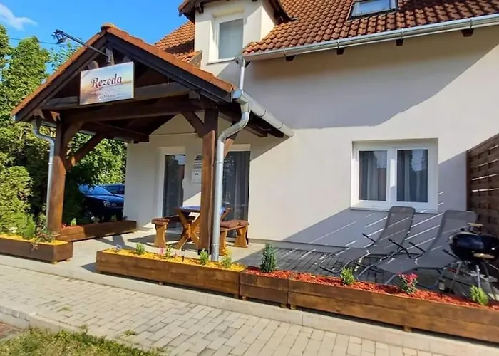 Rezeda Vendeghaz * Fertőhomok